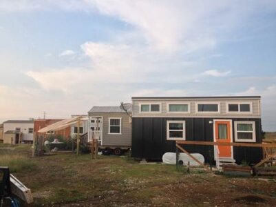 Meet the Mobile, Off-Grid Tiny Solar House Traveling Across America Image